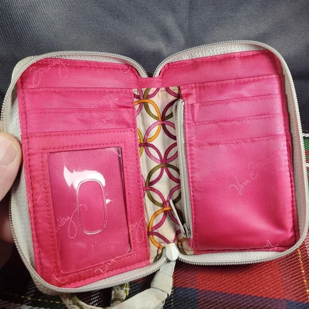 Vera Bradley Viva La Vera Floral All In One Wristlet Womens OS Pink Good Quilted
